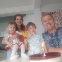 Friendly Romanian family looking for help :)